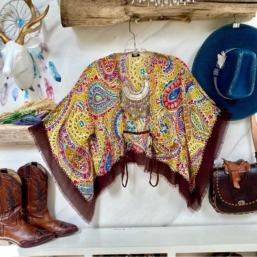Enchanting Gypsy boho kimono w floral paisley detailing and southwestern vibe